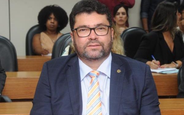 Deputado de oposição diz que governo Jerônimo ‘não tem estabilidade administrativa’