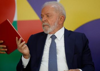 Lula veta integralmente a prorrogação da desoneração da folha de pagamento; Congresso e empresários reagem