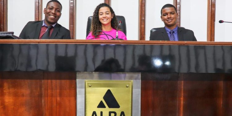 SEC divulga lista dos 63 estudantes selecionados para o Programa Deputado Jovem Baiano