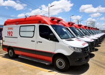 Em Vitória da Conquista, Ministério da Saúde entrega 12 novas ambulâncias para o Samu e Jaguaquara é contemplada