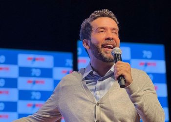 Rachadinha do Janones: em áudio, deputado federal cobra salário de assessores