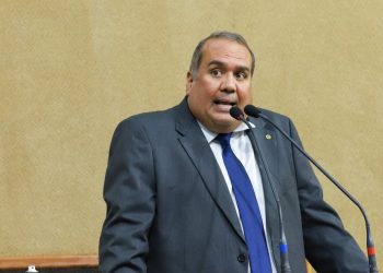 Deputado apresenta emenda que estende isenção de IPVA a taxistas e motoristas de aplicativo