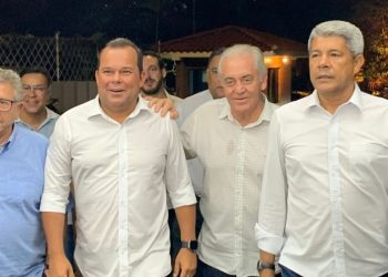 Jerônimo anuncia Geraldo Jr. como pré-candidato da base governista a prefeito de Salvador