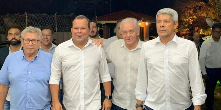 Jerônimo anuncia Geraldo Jr. como pré-candidato da base governista a prefeito de Salvador