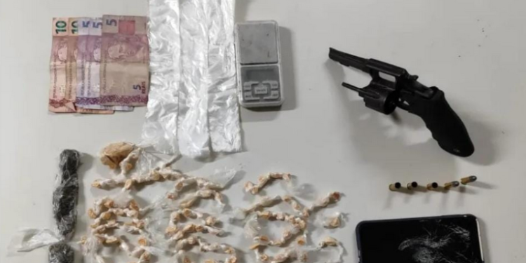 Homem morre em confronto com a Policia Militar em Itaquara; Arma e drogas foram apreendidas