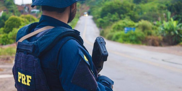 PRF reforça fiscalização nas rodovias federais durante Operação Natal na Bahia