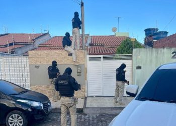 Operação é deflagrada contra deputado acusado de liderar grupo miliciano em Feira de Santana