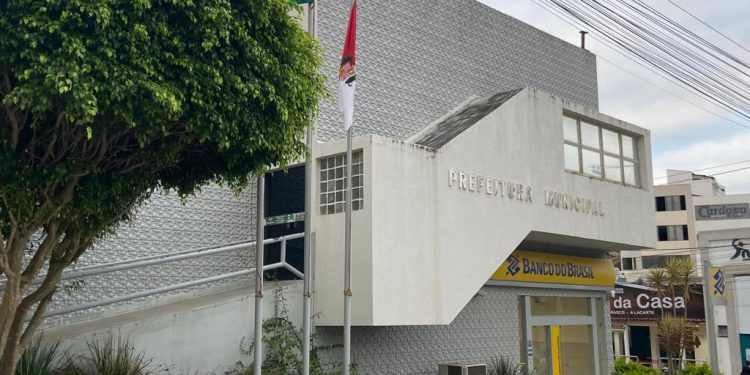 TCM acata denúncia após auditoria apontar descumprimento do PNE em Jaguaquara