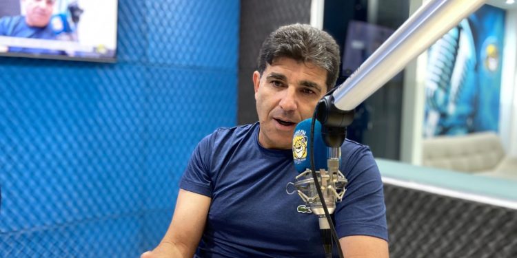 Professor Emerson descarta candidatura a deputado e quer pessoa preparada para lhe suceder na Prefeitura