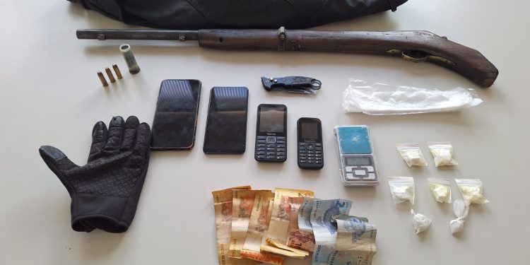 Operação Paz no Vale: Dois homens são presos e um menor é apreendido pela Policia Militar em Jaguaquara