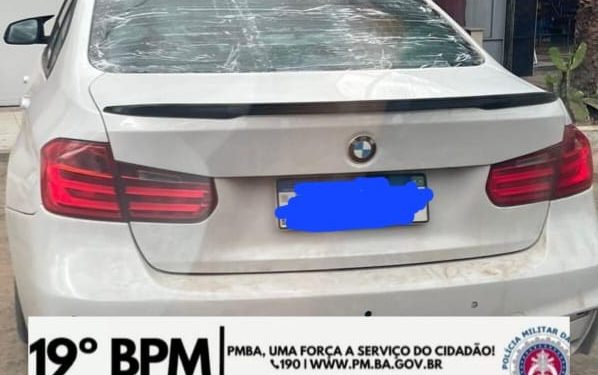 Motorista tem carro apreendido após realizar manobras perigosas no centro de Jaguaquara e empreender fuga da PM