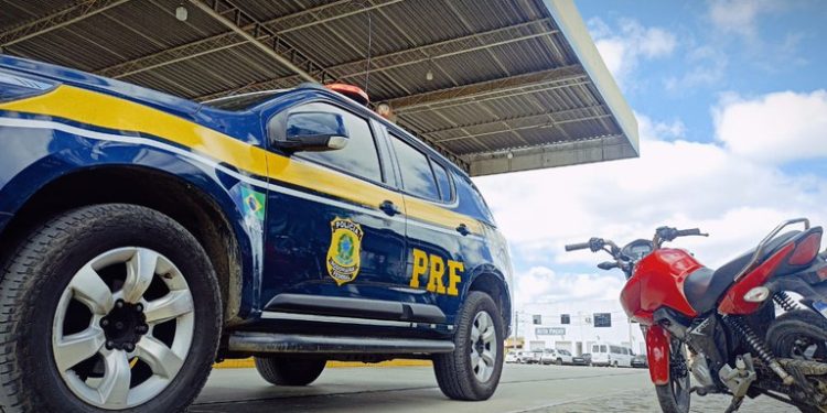 Em um intervalo de 2 horas, PRF na Bahia recupera três motocicletas na BR 116