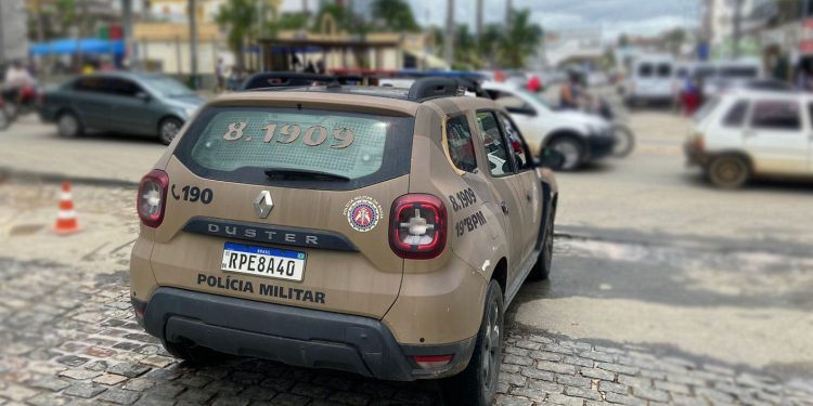 Homem é preso em flagrante pela Polícia Militar após ameaçar companheira com faca no Entroncamento