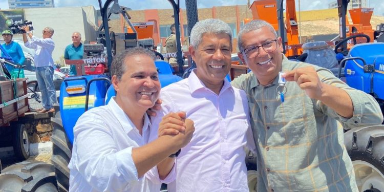 Após rompimento com o atual prefeito, Eures Ribeiro anuncia pré-candidatura a prefeito de Bom Jesus da Lapa