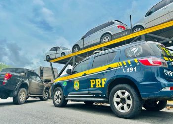 Jequié: PRF recupera caminhonete furtada que era transportada em caminhão “cegonha”