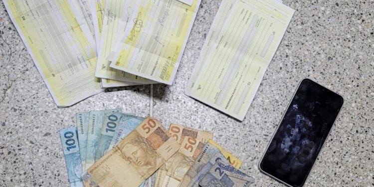 Dois homens acusados de extorção são presos em ação da Polícia Militar de Jaguaquara