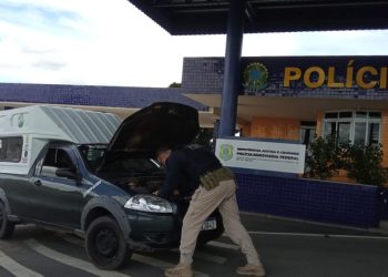 Motorista é preso pela PRF trafegando com Strada roubada no sudoeste da Bahia