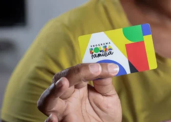 Bolsa Família: Governo Federal prevê revisar dados de 7 milhões de famílias em 2024