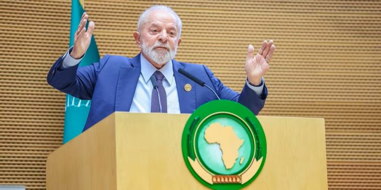 Após ser declarado persona non grata por Israel, Lula chama de volta embaixador do Brasil