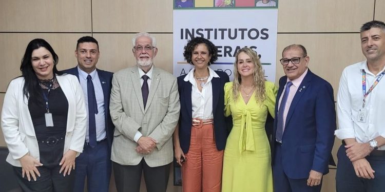 Em Brasília, Prefeita Edione discute inauguração do IFBA ao lado do Ministro da Educação