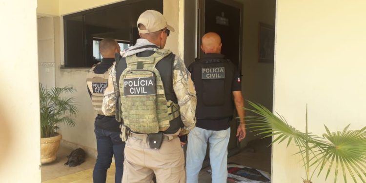 Policia Civil cumpre mandados de busca contra falsos médicos nos hospitais de Itagimirim e Teolândia