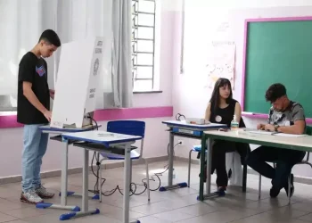 Justiça Eleitoral lança mobilização por alistamento de jovem eleitor; Prazo para tirar o título termina em 8 de maio