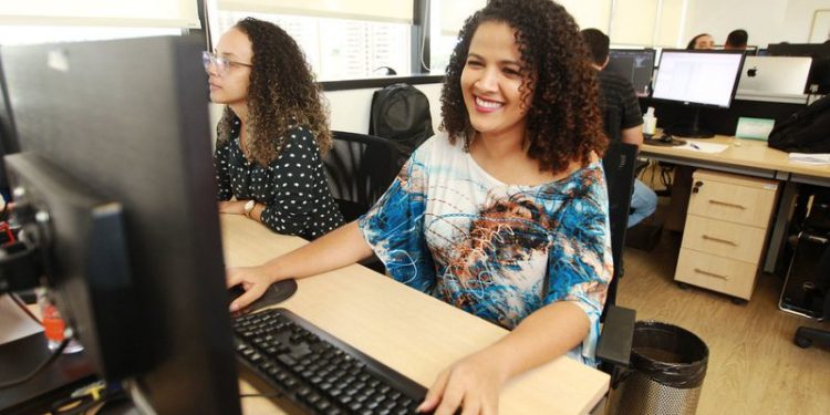 Estado oferece mais de 6 mil vagas no Partiu Estágio para estudantes de nível superior
