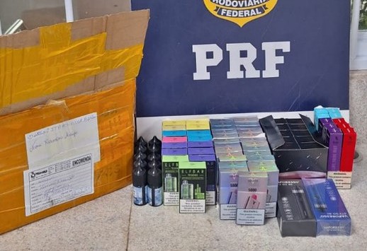 PRF intercepta carga de cigarros eletrônicos na BR-116, em Vitória da Conquista