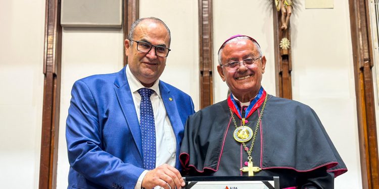 Por indicação de Hassan, Bispo de Jequié recebe a mais alta honraria da Assembléia Legislativa da Bahia