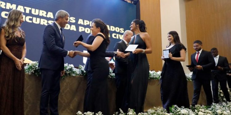 Polícia Civil forma 712 novos delegados, escrivães e investigadores