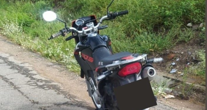 Policia Militar recupera motocicleta roubada após moto ser abandonada no anel viário de Jequié