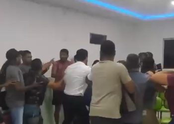 Confusão marca encerramento de CEI sobre gastos do FUNDEB na Câmara de Apuarema