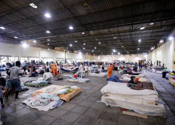 Quase 80 mil pessoas estão em abrigos no RS; mortes chegam a 149