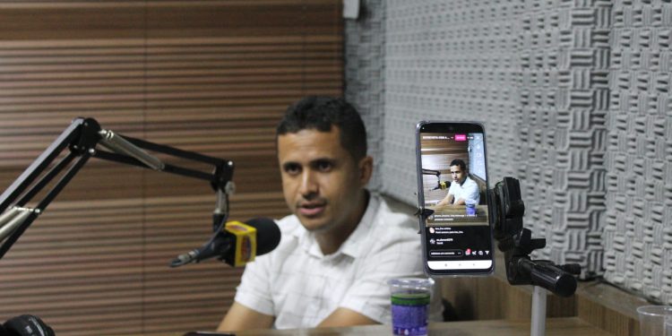 Prefeito de Serra do Ramalho deve retirar postagens autopromocionais, decide TCM
