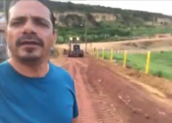 Após reivindicação no Jaguar News, vice-prefeito grava vídeo durante recuperação da ladeira do bairro Cidade de Deus