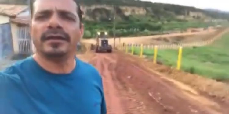 Após reivindicação no Jaguar News, vice-prefeito grava vídeo durante recuperação da ladeira do bairro Cidade de Deus