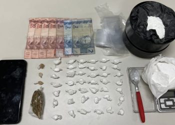 Polícia Militar prende homem suspeito de tráfico e apreende materiais no Entroncamento de Jaguaquara