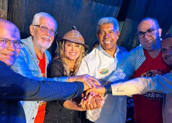 Governador Jerônimo Rodrigues é recepcionado pela Prefeita Edione no encerramento do São João 2024