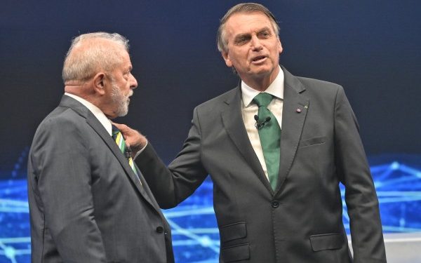 Bolsonaro critica gestão de Lula após lucro dos bancos baterem recorde