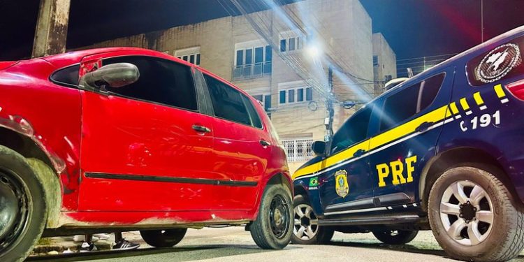 Operação São Pedro: Veículo furtado em São Paulo é recuperado pela PRF em Ipiaú