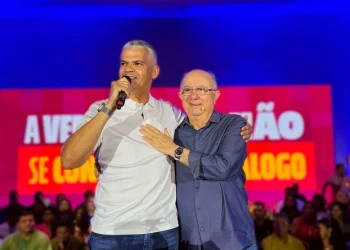 José Ronaldo anuncia o deputado Pablo Roberto como pré-candidato a vice na sua chapa