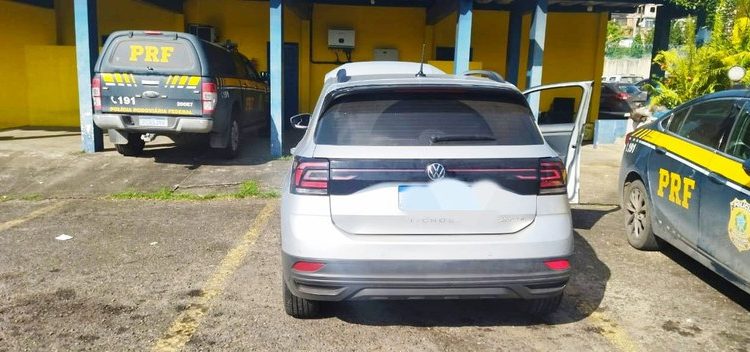 Advogado compra carro furtado na ‘mão’ do primo e acaba detido na BR 324 por receptação