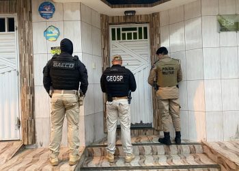 Operação cumpre mandados de busca contra policiais investigados por execução n osul da Bahia