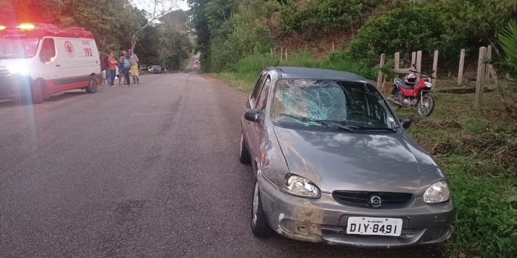 Homem em surto psicótico é atropelado na BA-547, entre Jequié e Apuarema; Ele foi encaminhado ao HGPV em estado grave