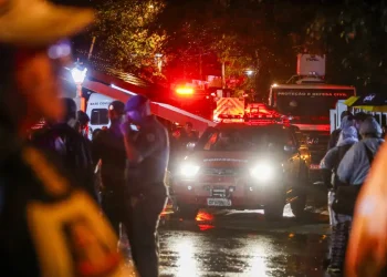Avião da Voepass com 58 passageiros e 4 tripulantes cai na cidade de Vinhedo, em São Paulo