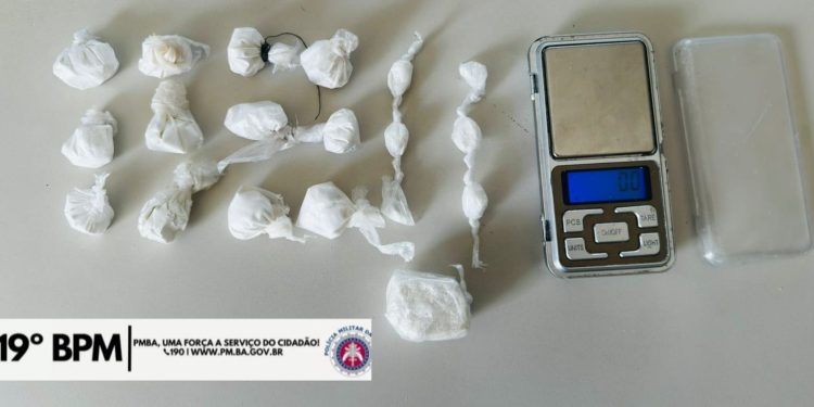 Homem é Preso em Flagrante por Tráfico de Drogas no Bairro Muritiba, em Jaguaquara