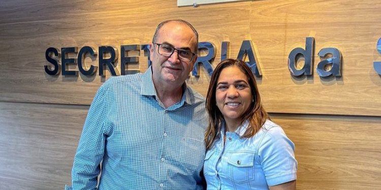 Deputado Hassan se reúne com secretária de saúde do estado e solicita ambulância para Jaguaquara