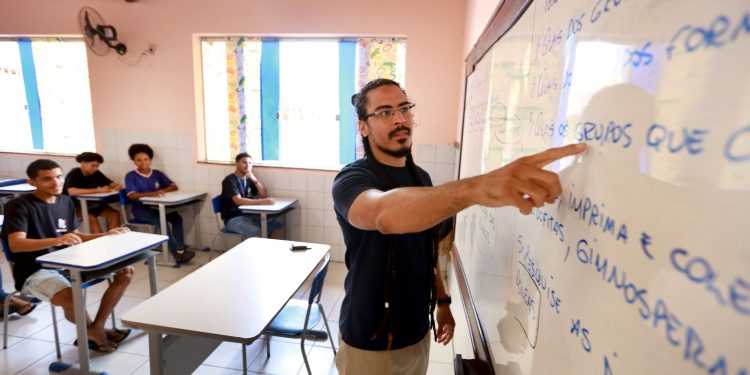 Estado convoca 1.677 novos profissionais da Educação, nesta quarta-feira