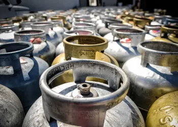 Gás de cozinha tem novo aumento e valor do botijão pode chegar a R$150