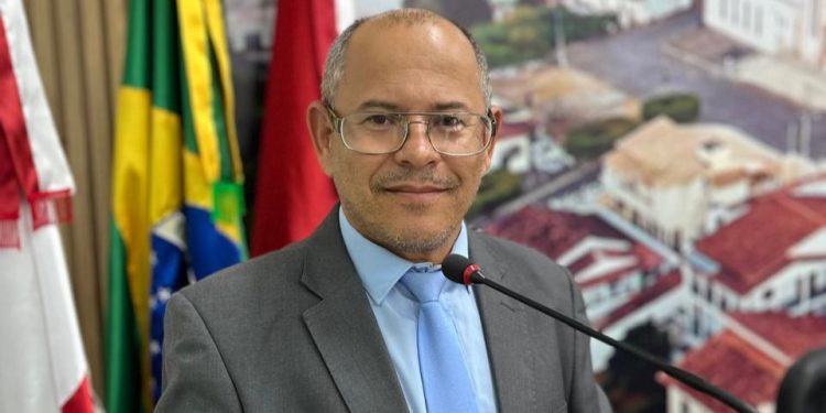 Nildo Pirôpo solicita recursos para curso de Agronomia e laboratórios no campus do IFBA de Jaguaquara